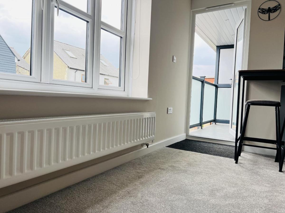 Brand New 1 Bed Apartment, 5Min Walk To Racing & Main Strip, With Electric Parking Bay & Terrace Long Stay Work Contractor Leisure - Citrine Newmarket  Exterior photo